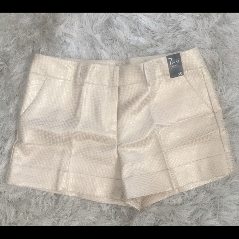 Shorts - Picture 3 of 3